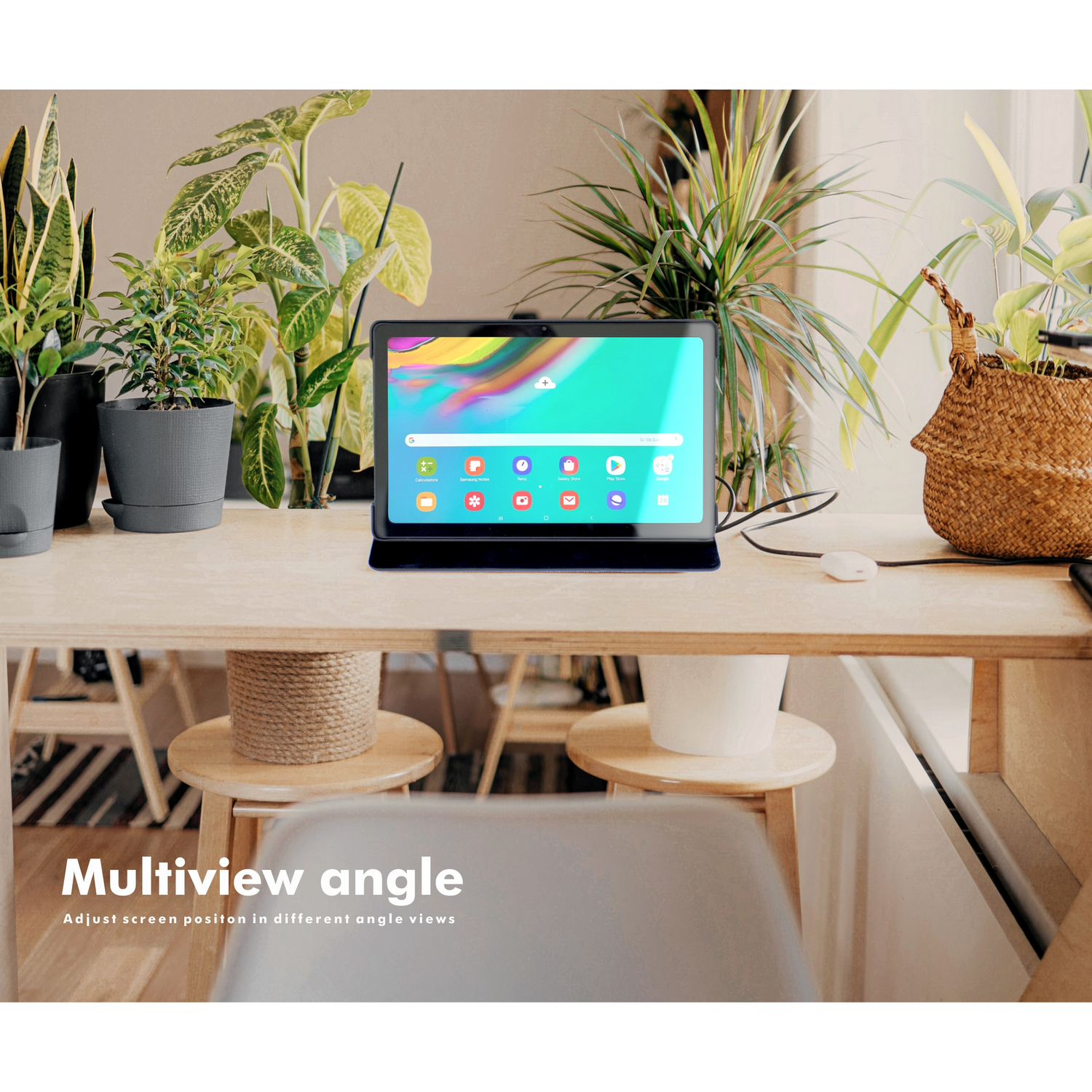 Tableta en escritorio de madera con plantas, ratón blanco y texto: 'Multiview angle'.