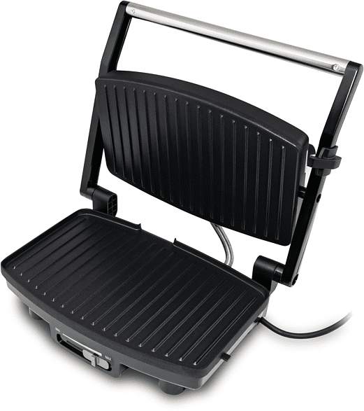 Fekete grill ezüst fogantyúval, nyitott, sütésre kész. Fehér háttér.