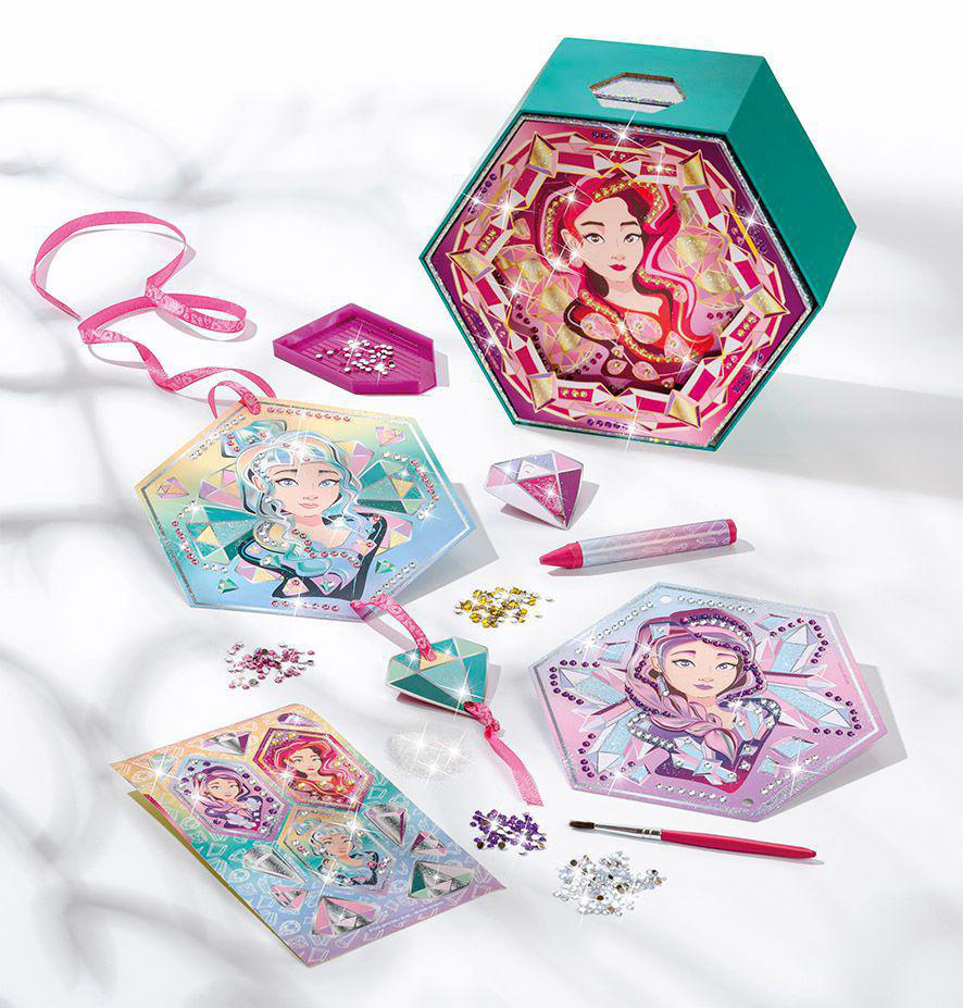 Ein Beauty-Set mit mehreren Artikeln, darunter Strasssteine, ein Pinsel und ein Stift.