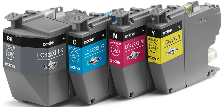 Vier Tintenpatronen. Graue und schwarze Patronen mit Farbetiketten: Cyan, Magenta, Gelb.