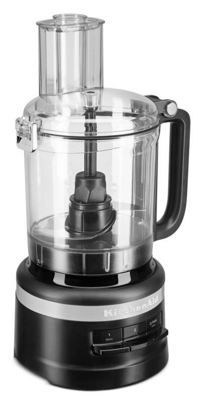 Ein schwarzer und durchsichtiger KitchenAid-Foodprozessor mit Griff und zwei Bedientasten.