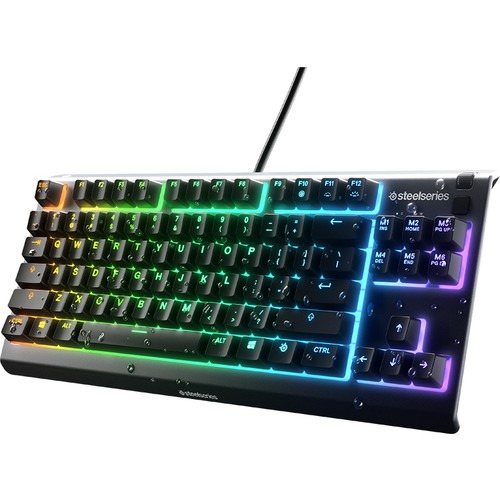 Renkli LED ışıklı siyah ve gümüş SteelSeries oyun klavyesi.