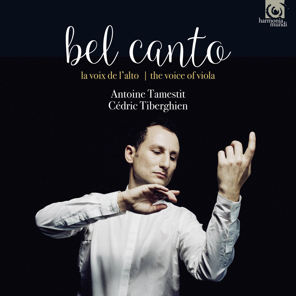 Album borító. Férfi nyitott kezekkel. Szöveg: Bel canto, La voix de l'alto.