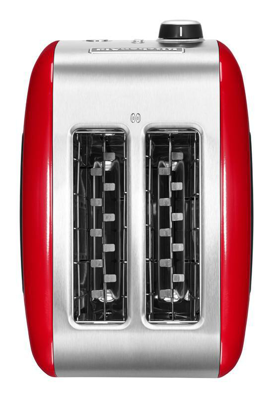 Roter und silberner Toaster mit zwei Schlitzen, Draufsicht, isoliert auf weißem Hintergrund.
