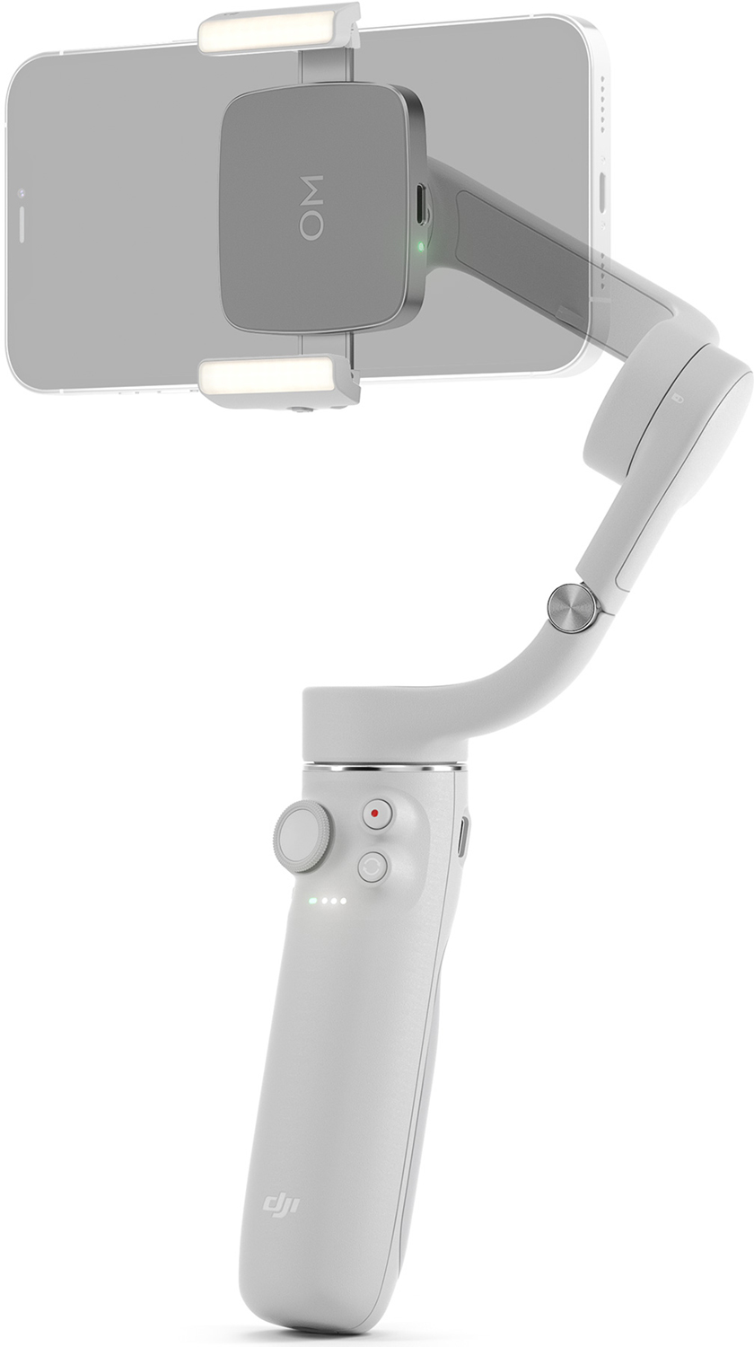 Een witte gimbal met een telefoon eraan, met de bedieningselementen en een telefoonscherm.