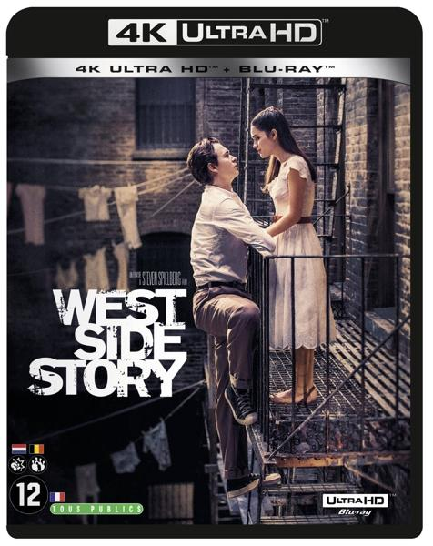 Couverture du film 'West Side Story' avec un couple sur une échelle de secours.