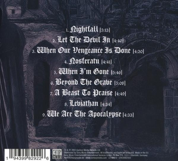 Rückseite eines CD-Covers mit Titeln. Vordergrund: Titelliste. Hintergrund: dunkle Szene.