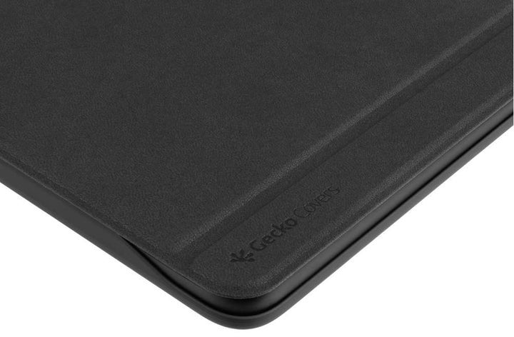 Een zwarte, getextureerde hoes voor een apparaat, met het merk 'Gecko Covers'.