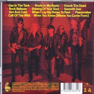CD-Rückseite mit Bandmitgliedern und Titelliste. Roter Hintergrund mit Musikern und Songtiteln. Scorpions.