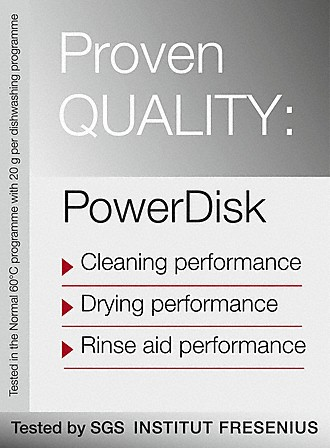 Ein Produktetikett mit der Aufschrift 'Proven QUALITY: PowerDisk' listet Reinigungs-, Trocknungs- und Klarspülmittel-Leistung auf.