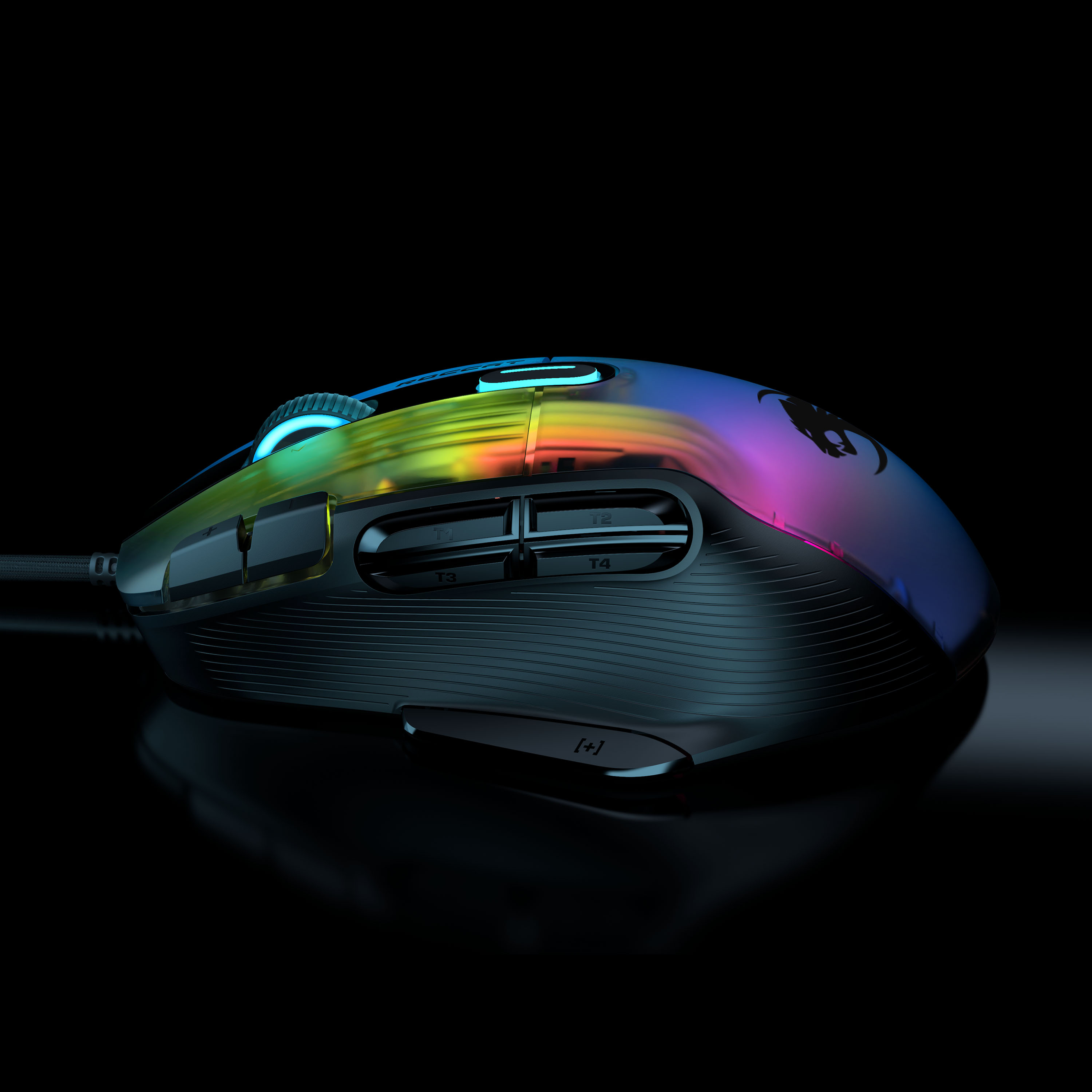 Gaming-Maus mit Regenbogenverlauf auf schwarzer Oberfläche.