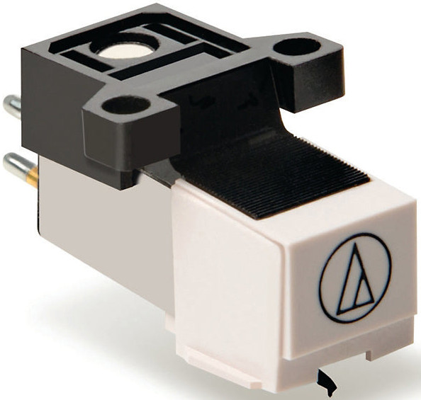 Zwart-witte platenspelercartridge met Audio-Technica logo.