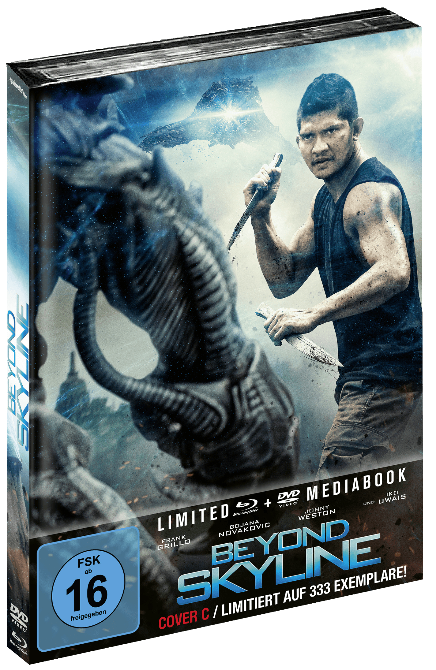 DVD-Cover für „Beyond Skyline“. Ein Mann mit Messern steht einer Kreatur gegenüber. Der Titel in großen Buchstaben.