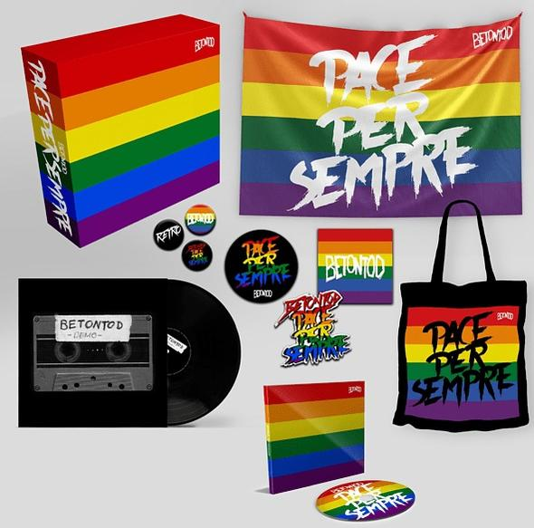 LGBTQ+-Merchandise: eine Box, Flagge, Anstecknadeln und Tragetasche mit Regenbogenfarben und Text.
