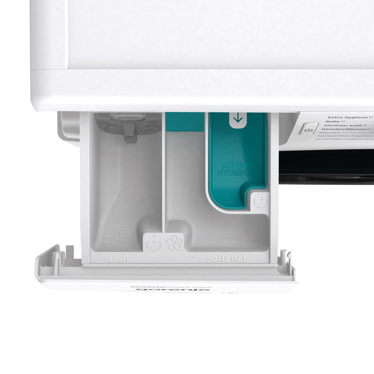 Das Innere eines Ofens, das Heizelement und Roste zeigt, mit einem Ventilator in der Mitte.