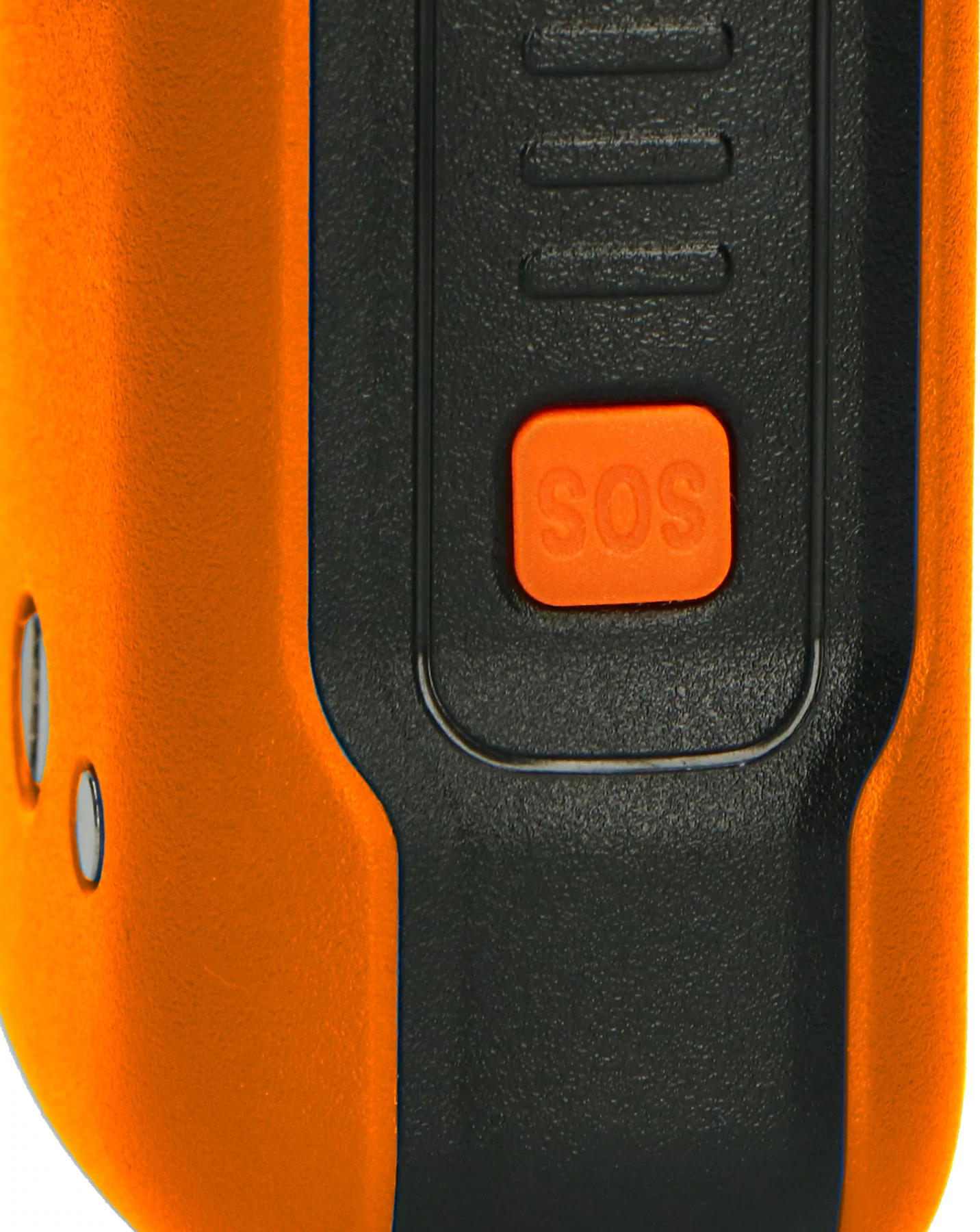 Nahaufnahme eines orangefarbenen Geräts. Schwarze Akzente. Orange SOS-Taste. Weißer Hintergrund.