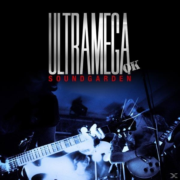 Soundgarden 'Ultramaga OK' album borítója. A zenekar neve és a cím nagy fehér betűkkel.