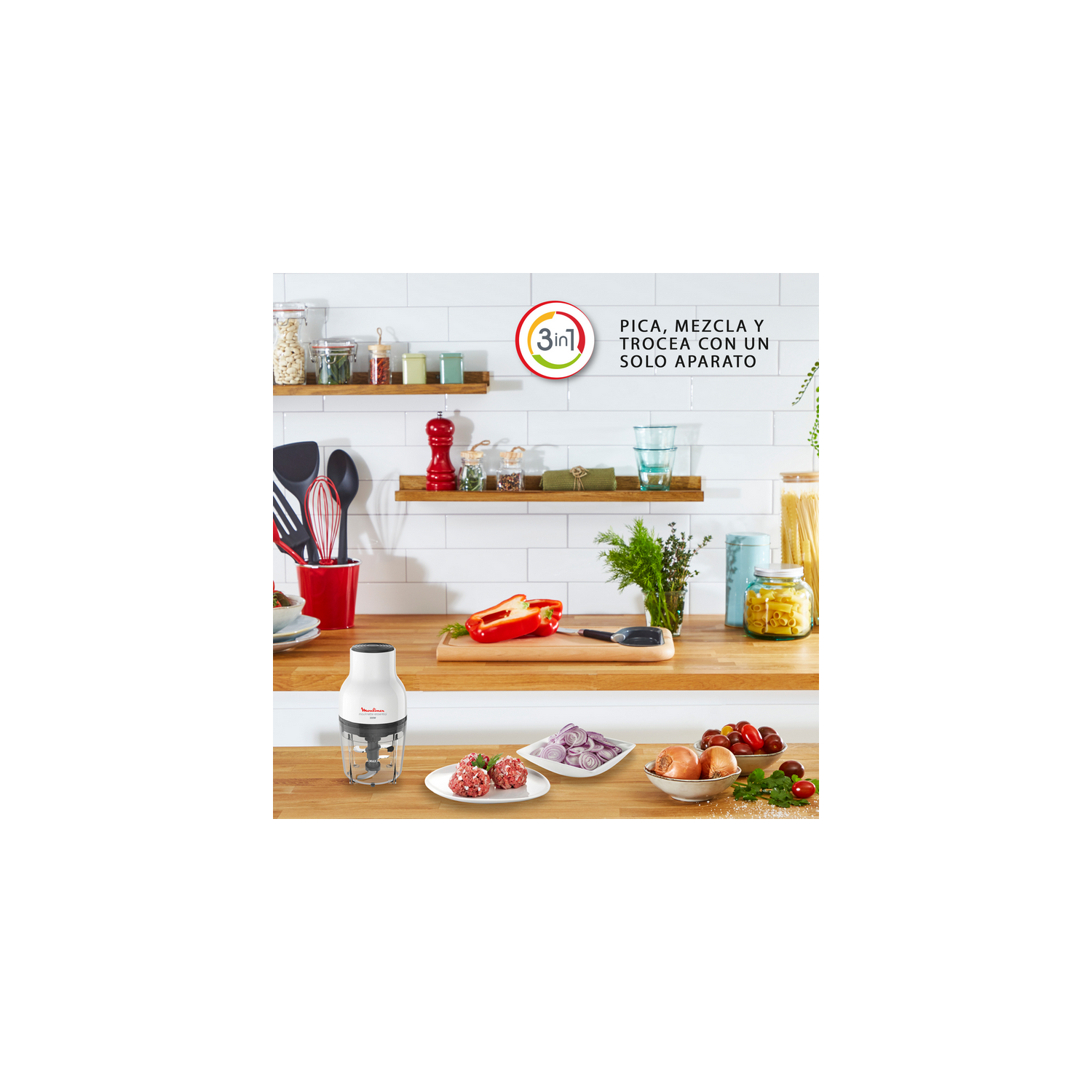 Escena de cocina con ingredientes, un procesador de alimentos y texto que dice 'Picar, mezclar y trocear'.