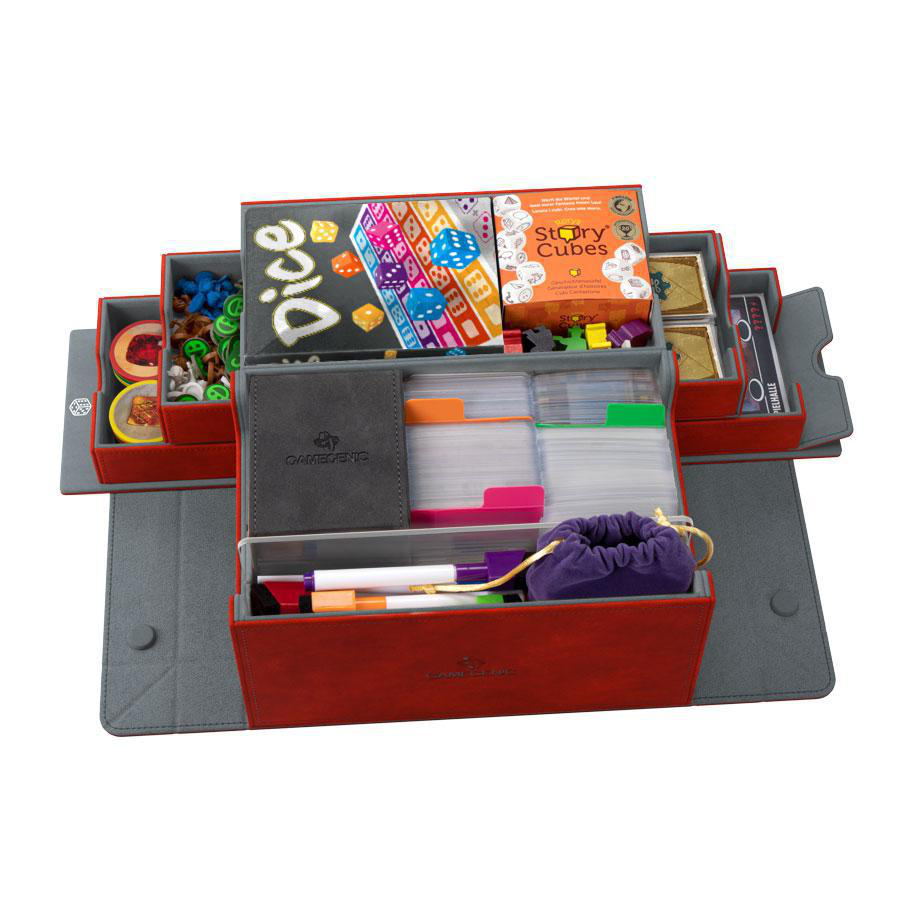 Roter Spiel-Organizer mit Spielsteinen, Würfeln und Kartenhaltern.