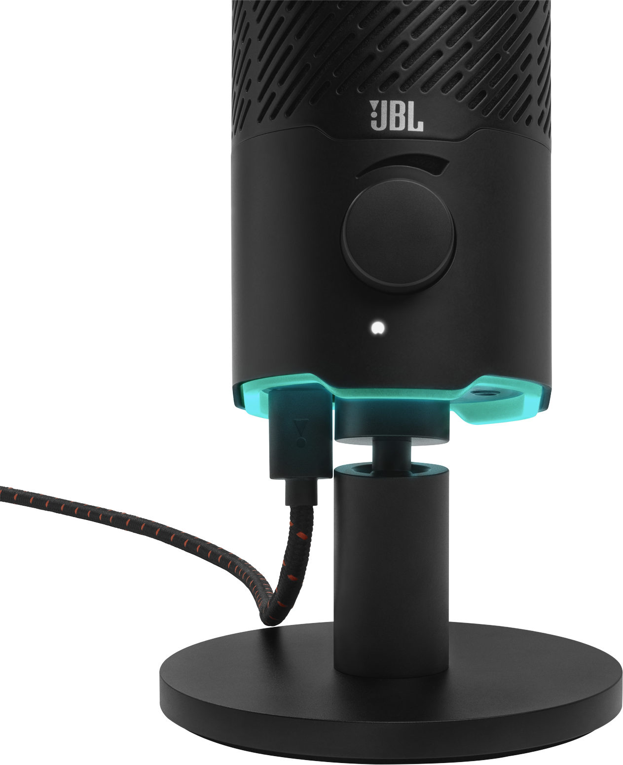 Schwarzes JBL USB-Mikrofon auf einem Ständer. Es hat eine hellblaue LED und einen Lautstärkeregler.