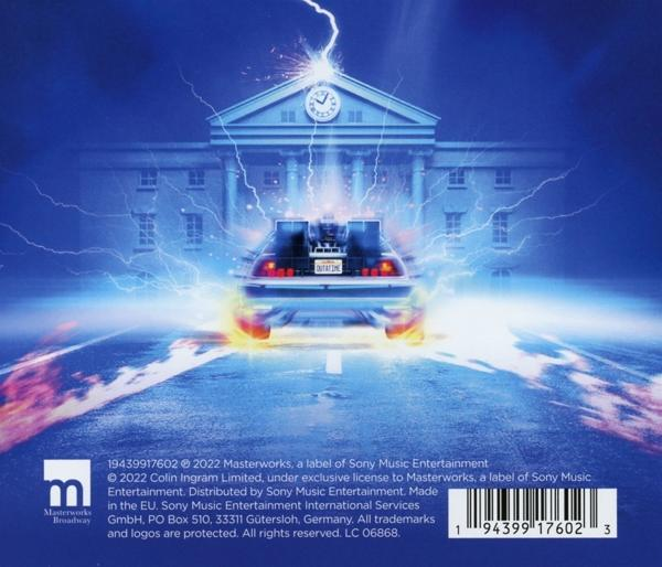 Back to the Future-Filmcover, ein DeLorean-Auto rast auf einer Straße mit Zeitreiseeffekten.