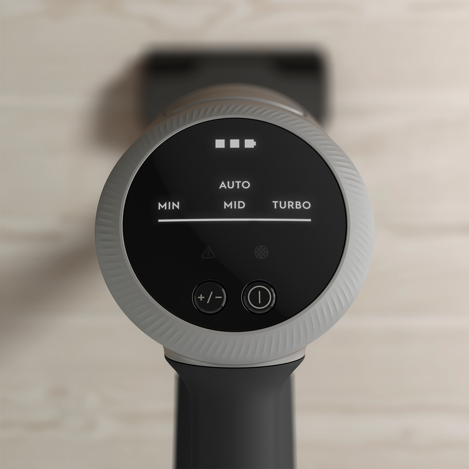 Primo piano del pannello di controllo di un aspirapolvere con pulsanti e display.