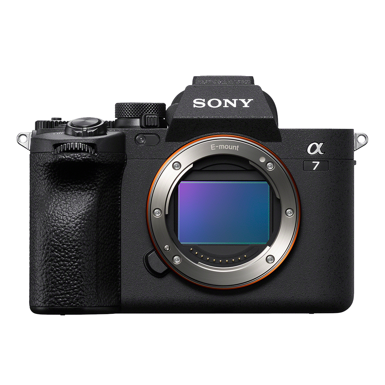 Eine Sony Alpha 7 Kamera, schwarz mit Objektiv und silbernem Ring, auf schwarzem Hintergrund.