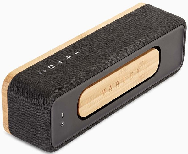 Marley-luidspreker met houten accenten en donkergrijze stof. Bedieningsknoppen zichtbaar.