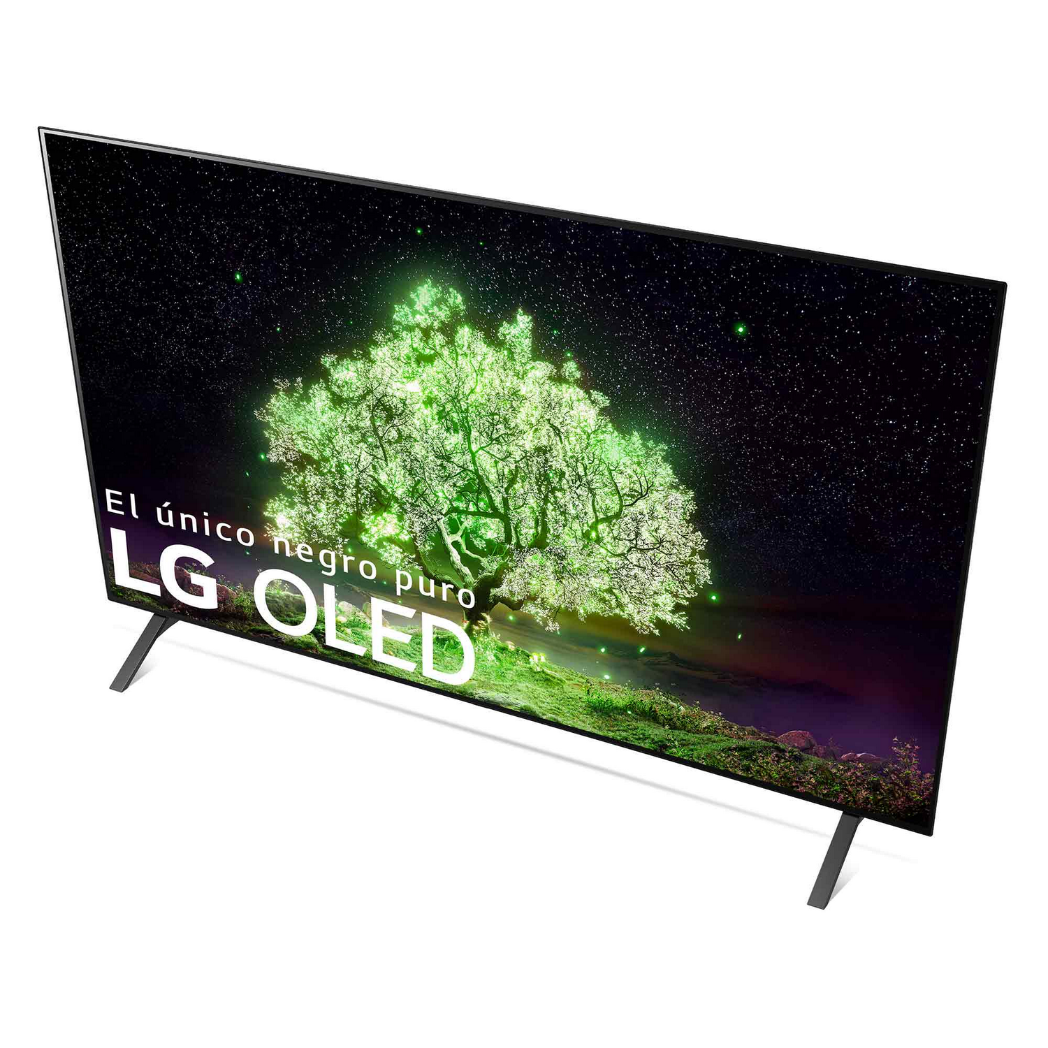 Una vista en ángulo de un televisor LG OLED que muestra un árbol con hojas verdes brillantes contra estrellas.