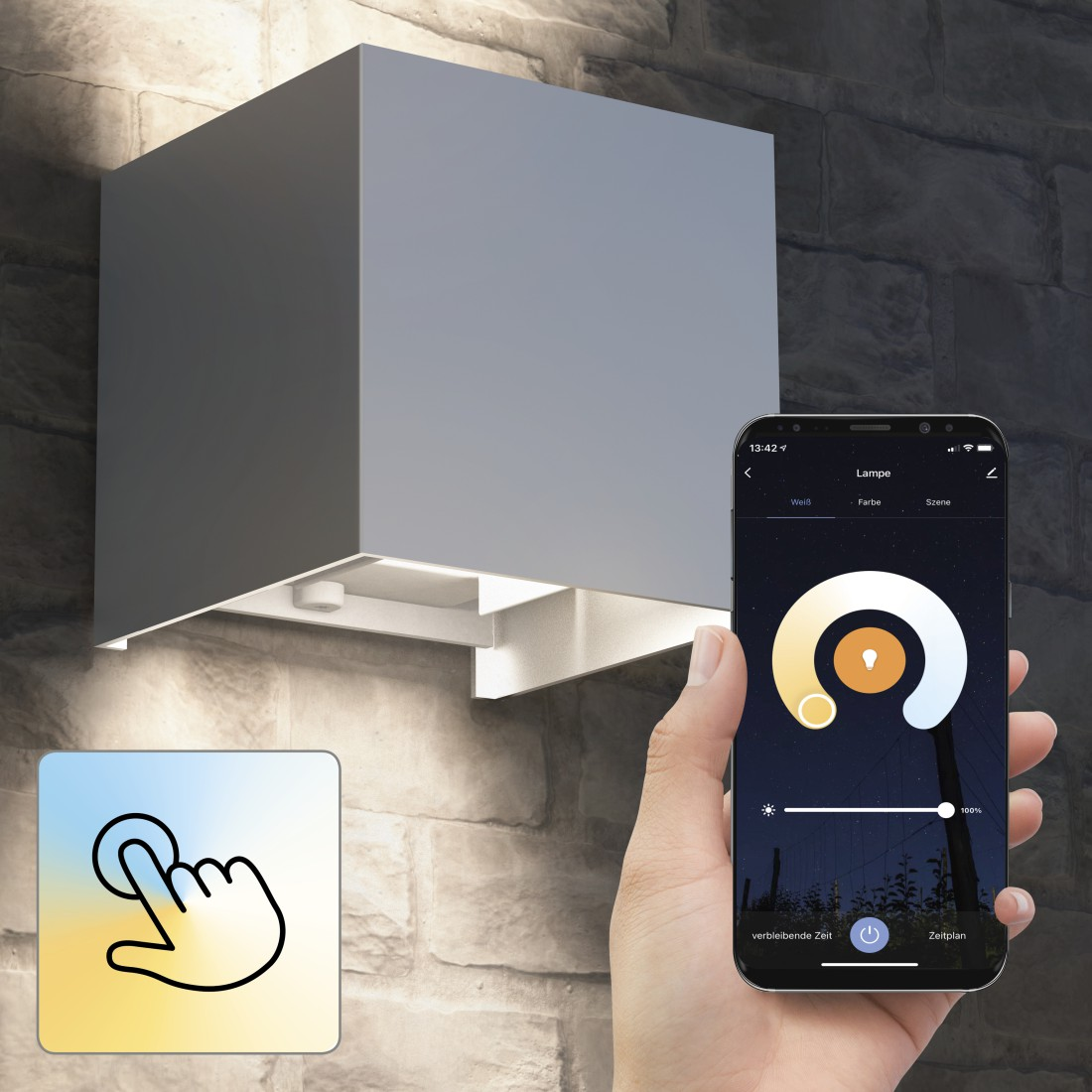 Ein grauer Box-Licht an einer Backsteinmauer, gesteuert von einem Telefon, das Farb- und Szenenoptionen zeigt.