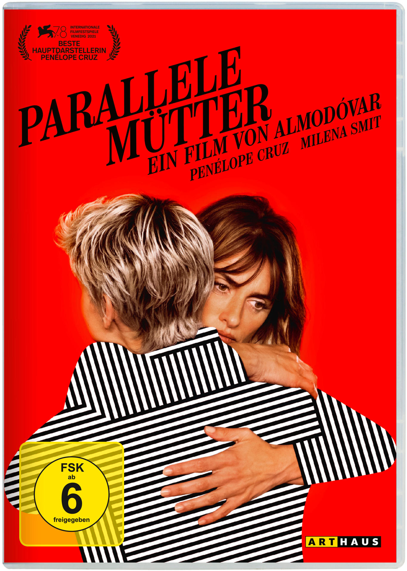 Filmplakat: zwei Frauen umarmen sich. Titel: Parallele Mütter. Roter Hintergrund mit weißem Text.