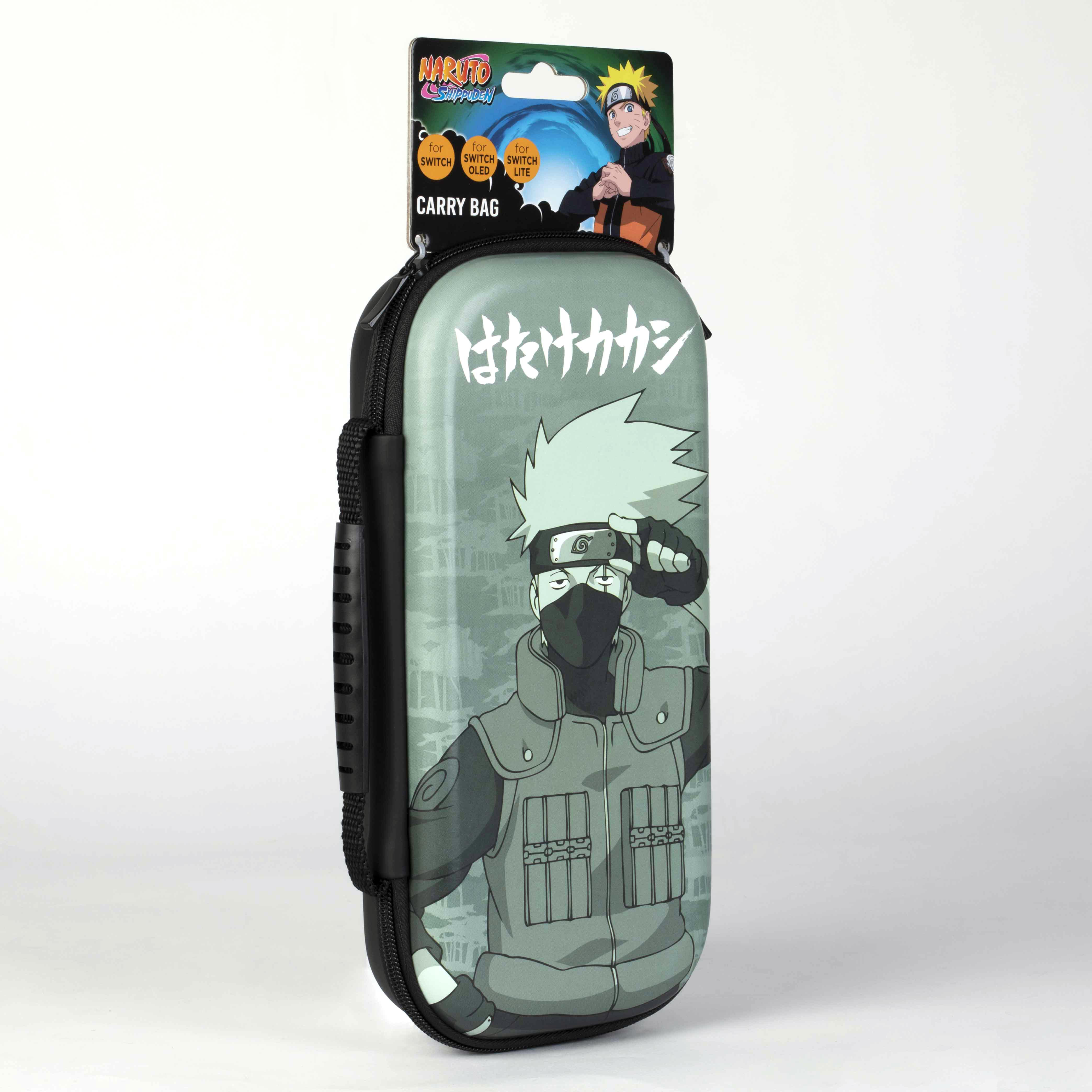 Ein Naruto-Transportetui mit einem Bild von Kakashi. Das Etui ist schwarz und grün, mit Naruto-Logo.