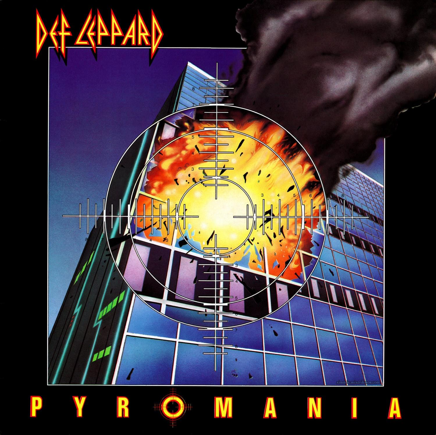 Def Leppard Pyromania albumborító robbanó felhőkarcolóval és célkereszttel.