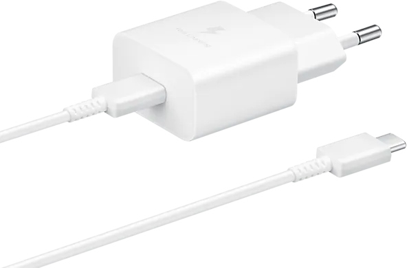 Chargeur rapide Samsung blanc avec câble USB-C, sur fond blanc.