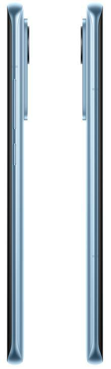 Zwei blaue Smartphones, Seitenansicht.