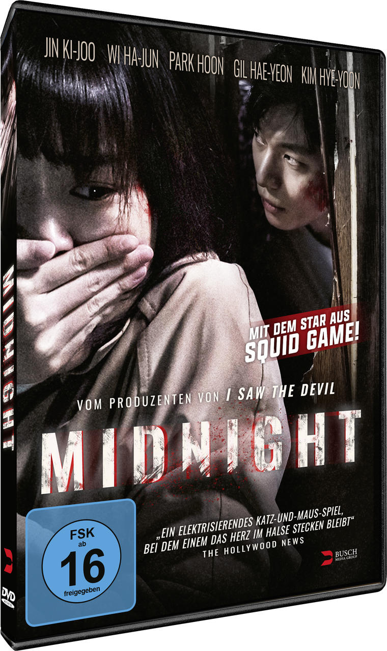 Filmcover zeigt eine Frau, die sich den Mund zuhält, einen Mann mit Blut und den Titel 'MIDNIGHT' in Rot.