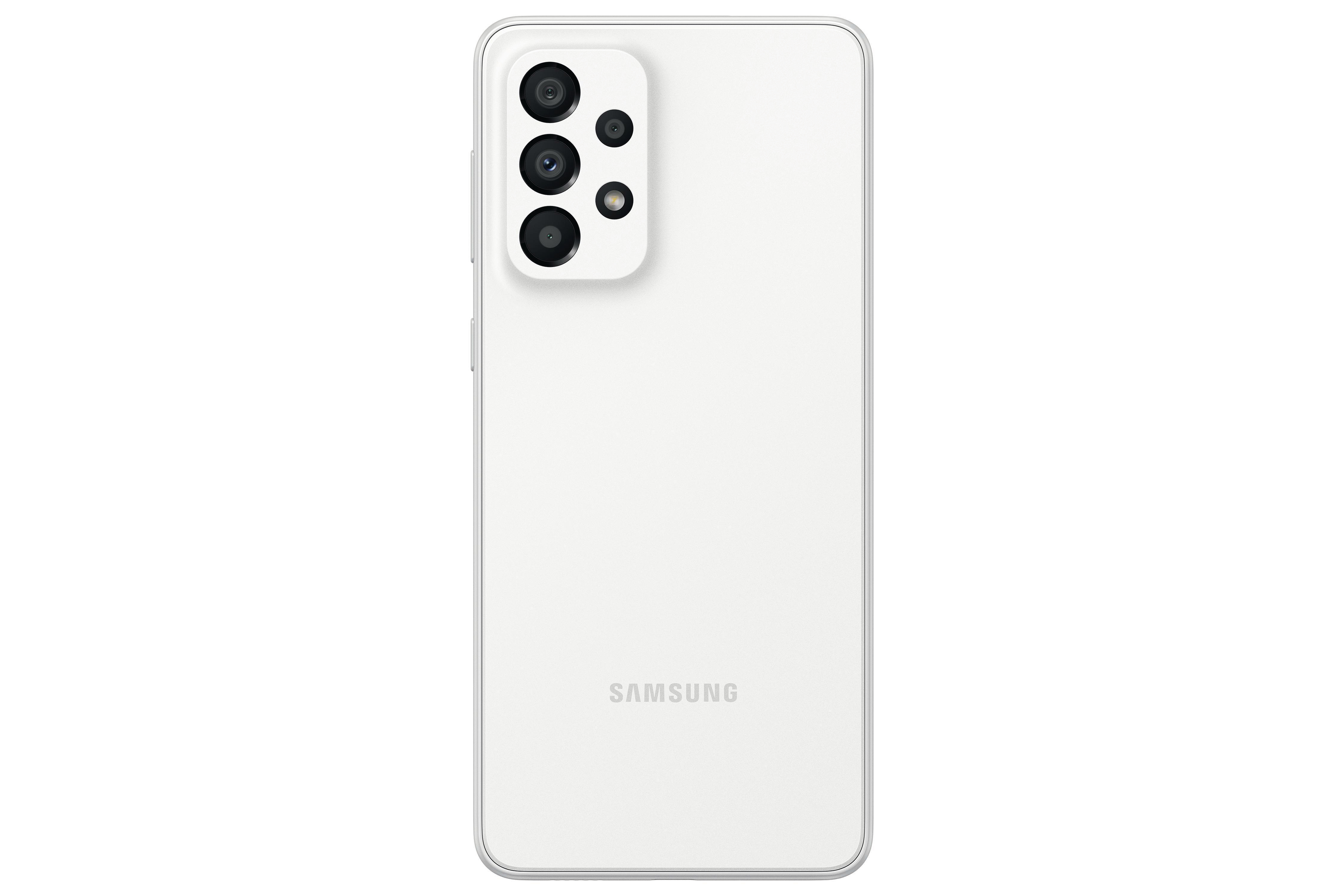 Weißes Samsung-Telefon mit vertikaler Kameraanordnung auf der Rückseite. Das Samsung-Logo ist sichtbar.