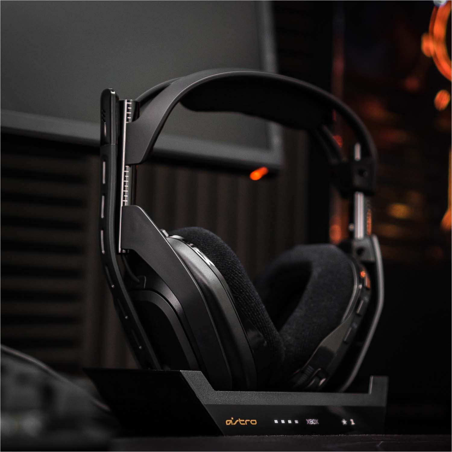 ASTRO GAMING A50 (2019) + Base Station | Gaming Headset, Schwarz