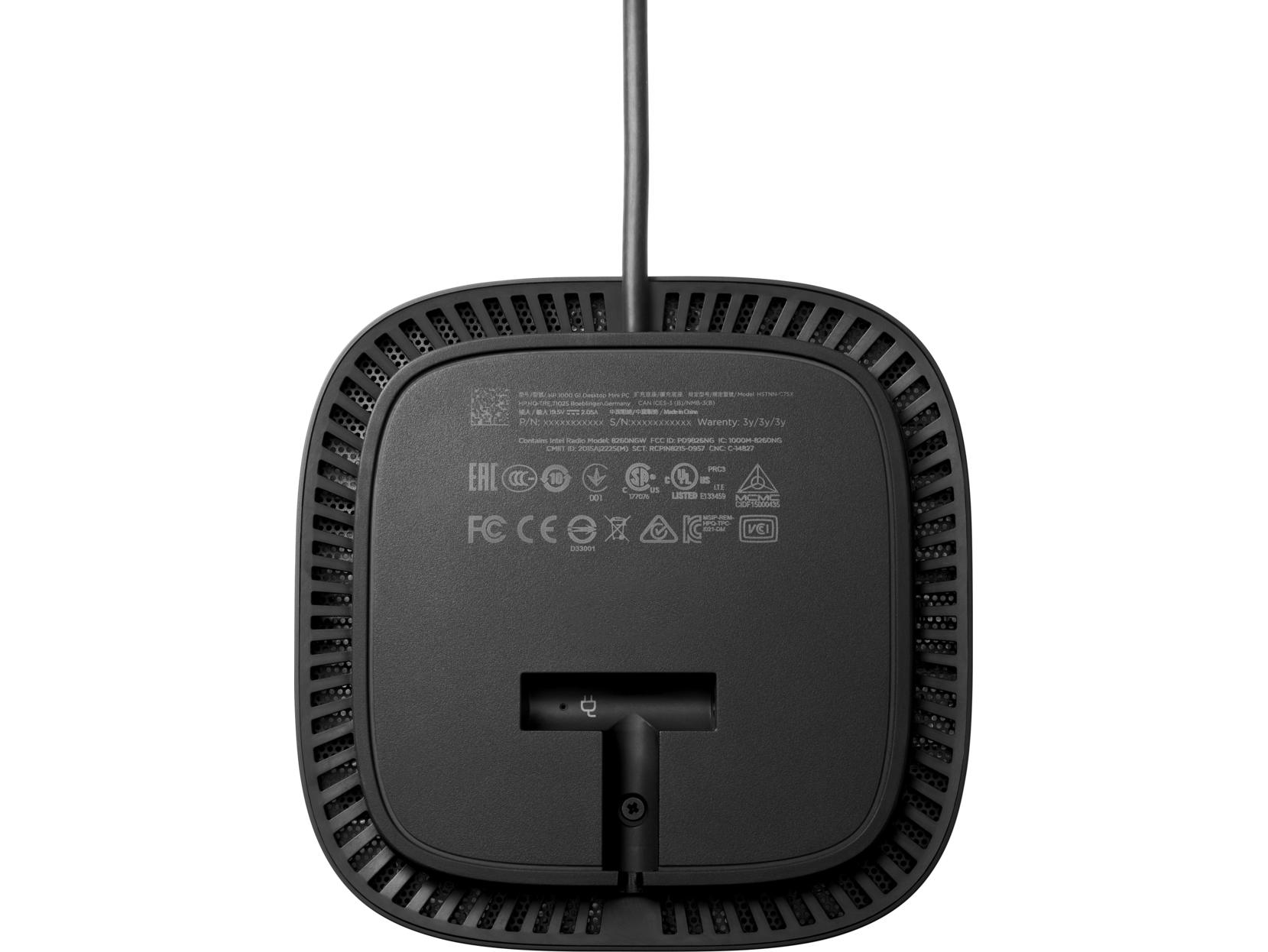 Una máquina de cocina Bosch en blanco y negro con accesorios sobre un fondo blanco.