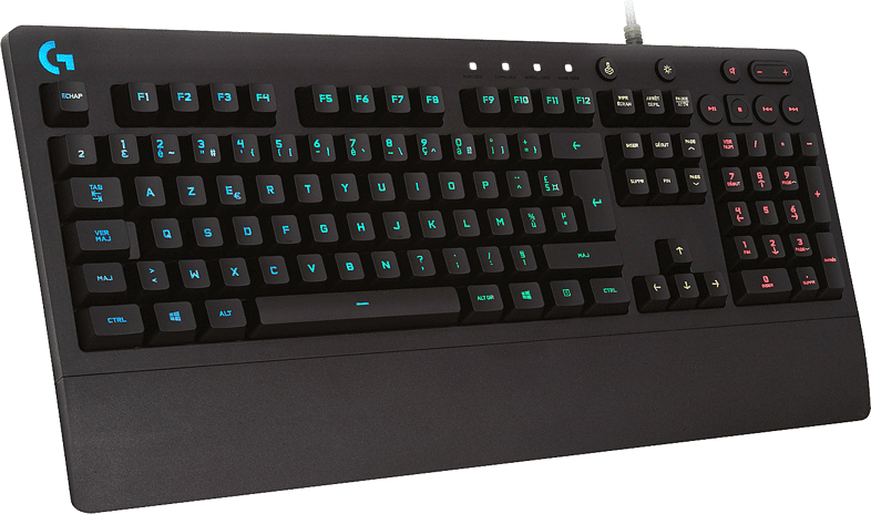 Un clavier Logitech noir avec des touches éclairées en bleu et rouge.