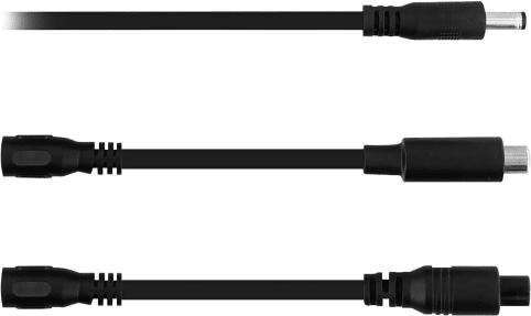 Drei schwarze Kabel: ein Gleichstromkabel, ein 5-poliges Kabel und ein kleineres 5-poliges Kabel mit Steckern.