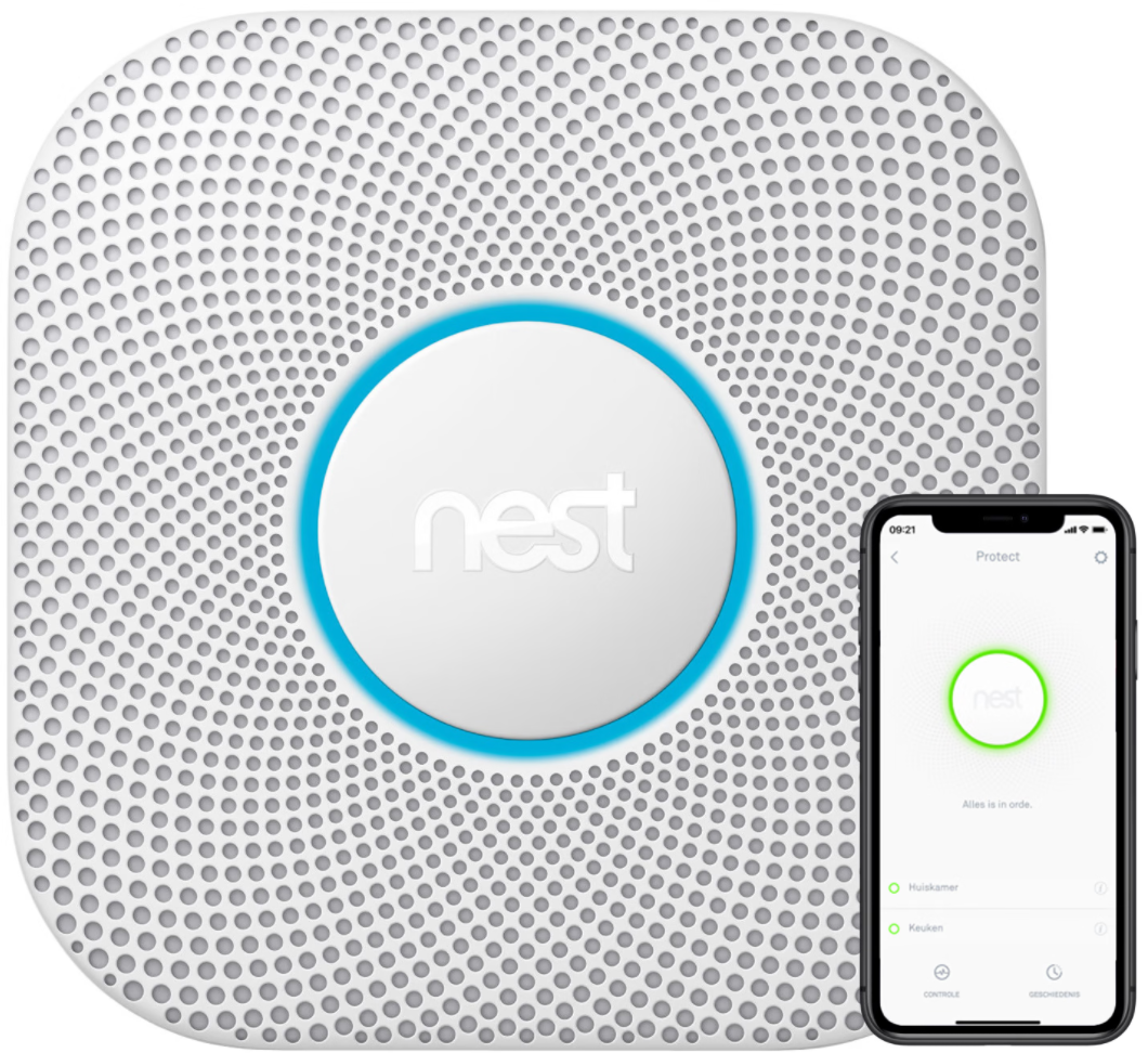 Witte Nest rookmelder met een telefoon die de app-interface laat zien. De telefoon toont de status 'Alles is in orde'.