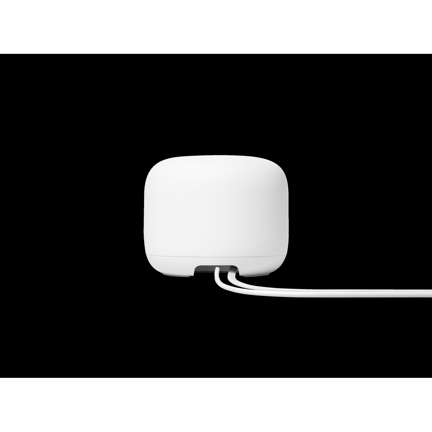 Un router Google Nest Wifi blanco. Dispositivo sobre fondo negro con cables blancos.