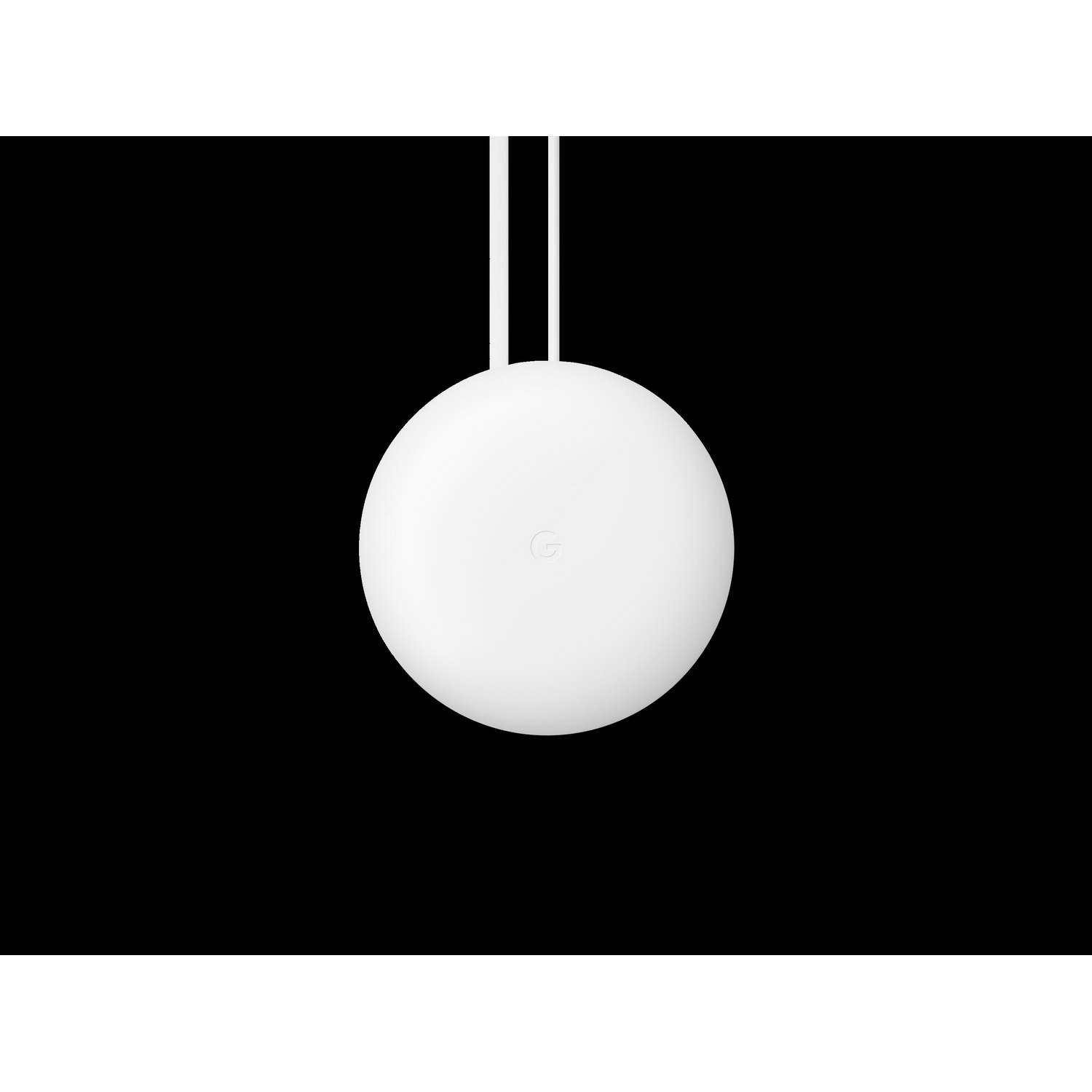 Un dispositivo Google Nest Mini blanco, colgado por un cable blanco. Contra un fondo negro.