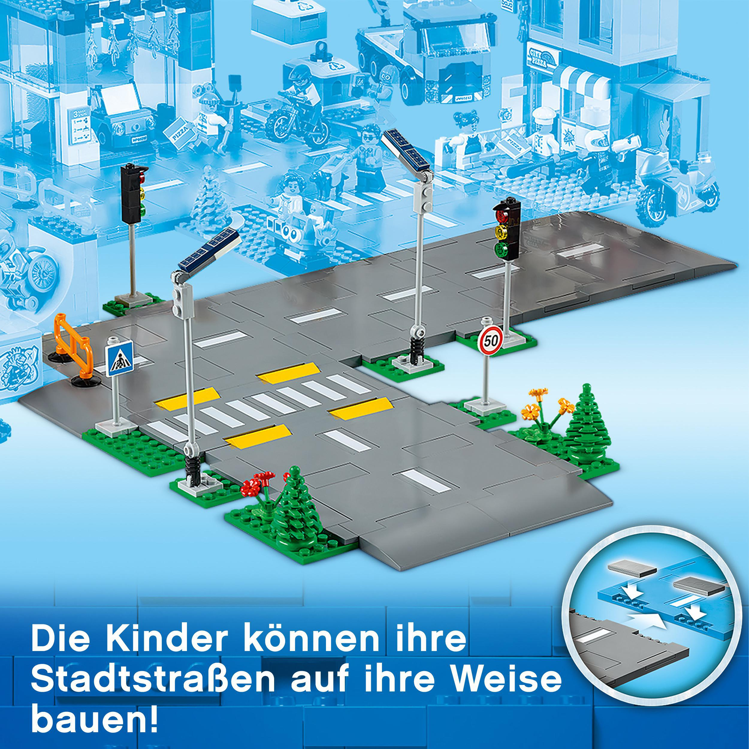 Lego City Straßenbau. Straße, Gebäude, Fahrzeuge und Figuren. Blauer Overlay.