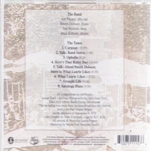 Dos du CD avec infos du groupe et des morceaux. Texte sur fond beige. Détails de l'artwork.