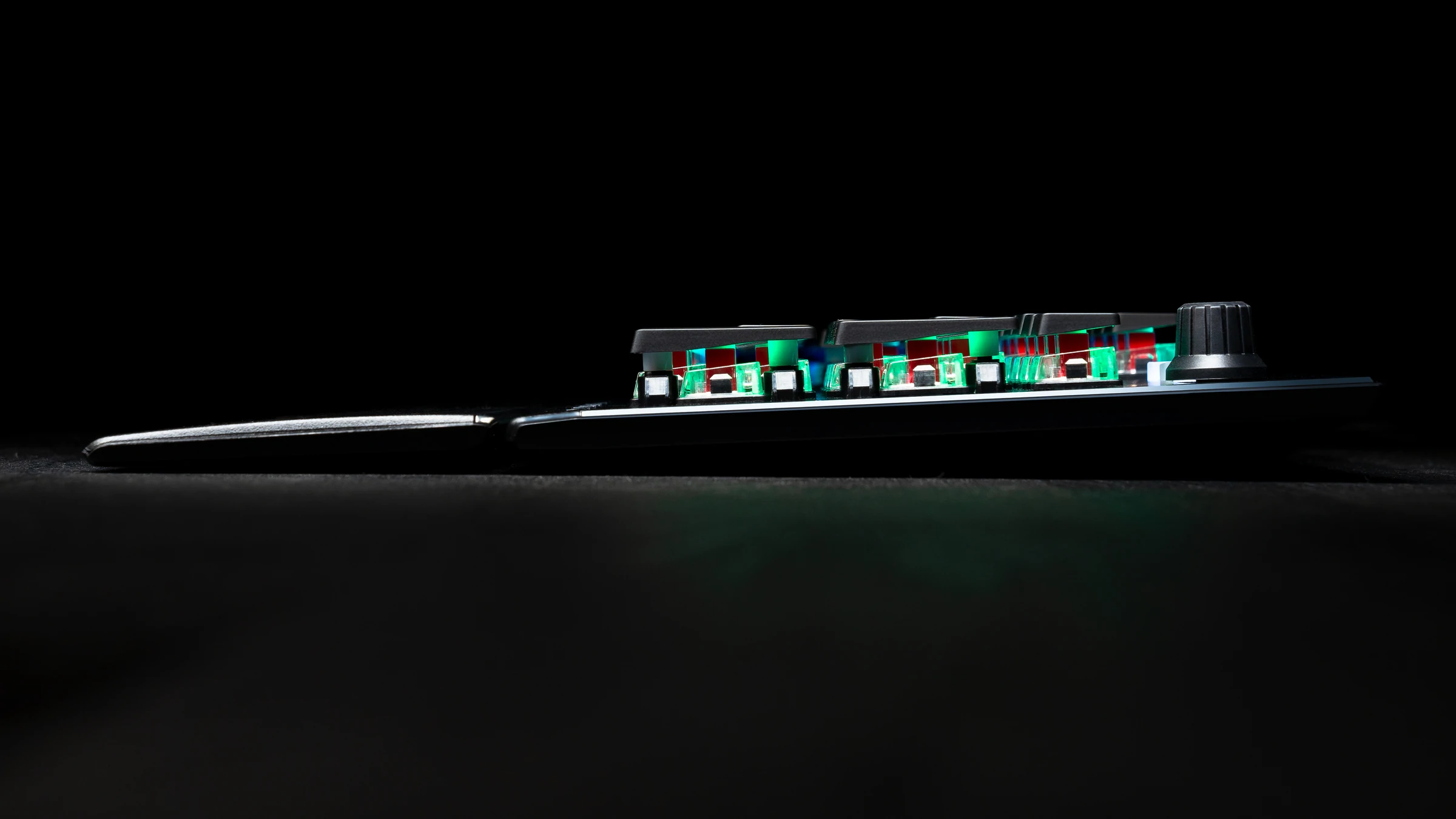 ROCCAT Clavier de jeu mécanique Vulcan 121 Aimo Tactile AZERTY FR Noir (ROCA09.BX.AG06)