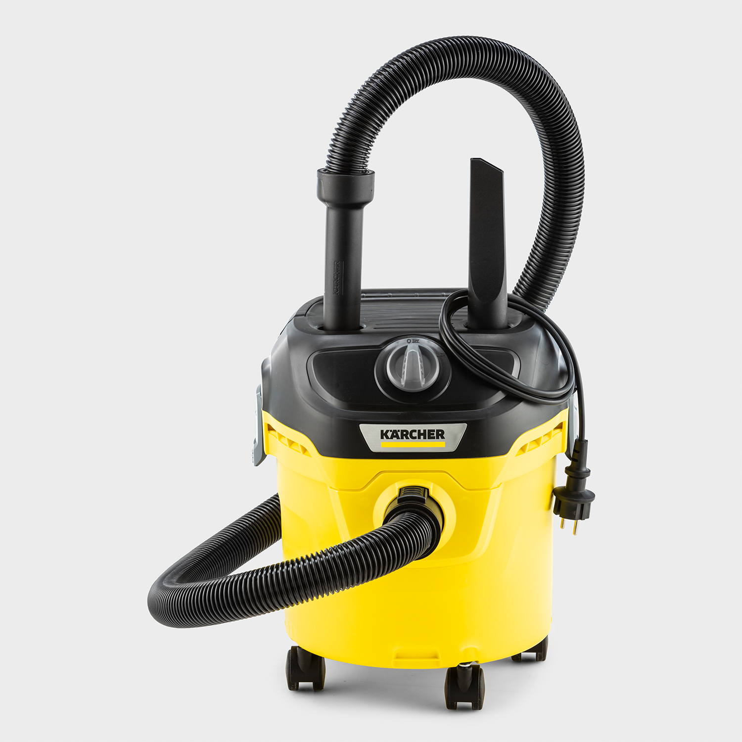 Aspirapolvere Kärcher giallo e nero con tubo. Le ruote sono visibili.