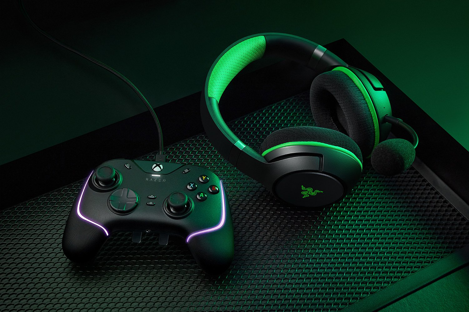 RAZER Manette Xbox Series X/S Wolverine V2 Chroma Noir (RZ06-04010100-R3M1)