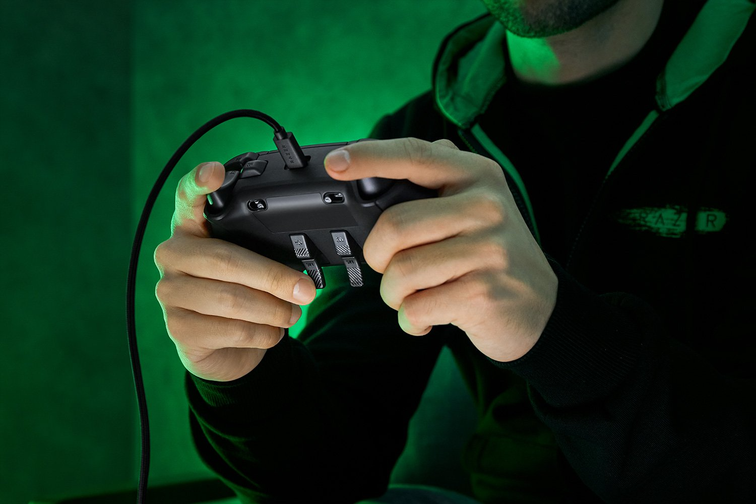 RAZER Manette Xbox Series X/S Wolverine V2 Chroma Noir (RZ06-04010100-R3M1)